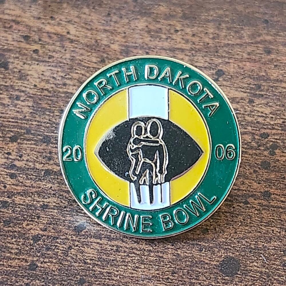 2006 North Dakota Shrine Bowl Football Vintage Enamel Lapel Hat Pin Fraternal